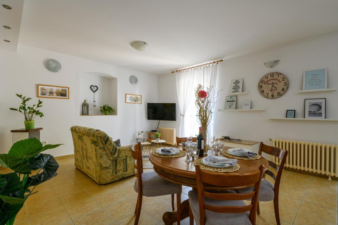 Apartman Aleksandra Pula Ngoại thất bức ảnh